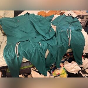 Set of 3 pairs of Hunter green figs scrubs